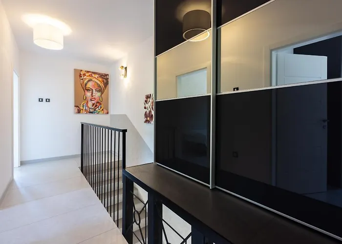 בית נופש Palma With Heated Private Pool Podhum