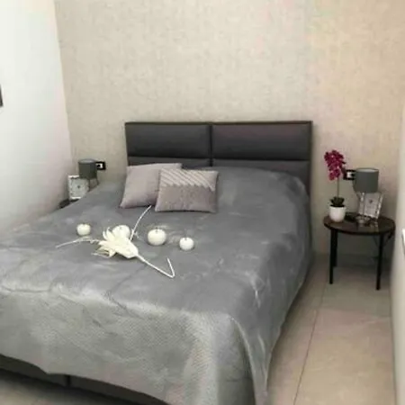 Palma With Heated Private Pool Podhum